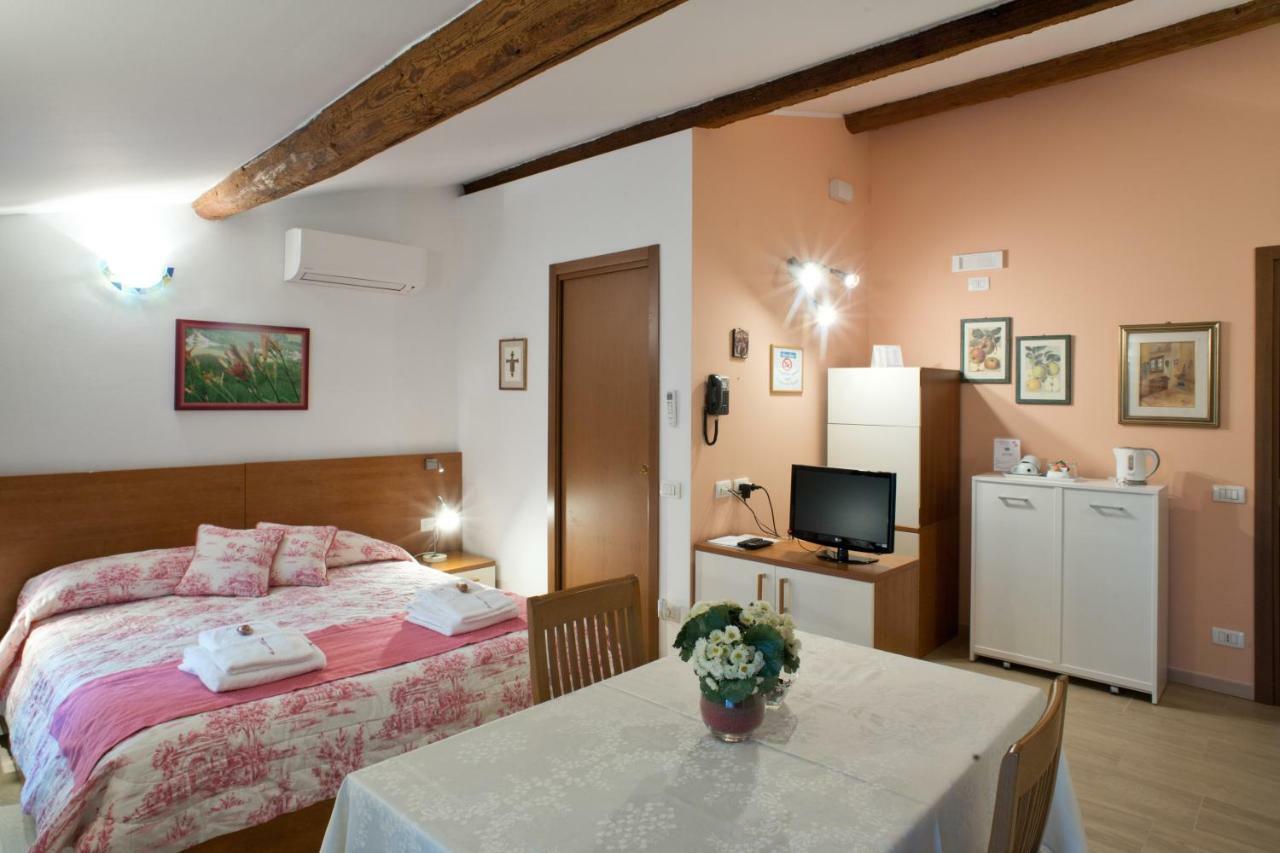 B&B La Casa Di Rosa Vago Exterior photo